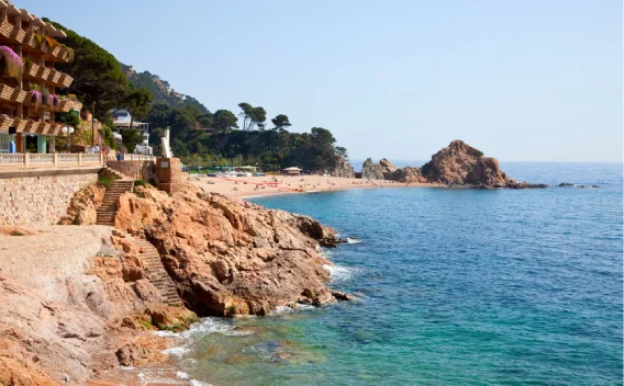 Costa Brava - zatoczki i klify Katalonii