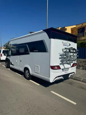 Kamper Costa Rental - widok z zewnątrz